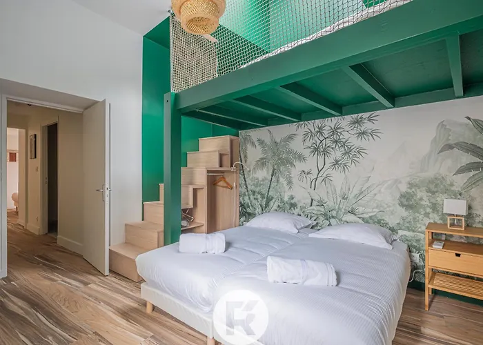 Apartment 4 *
