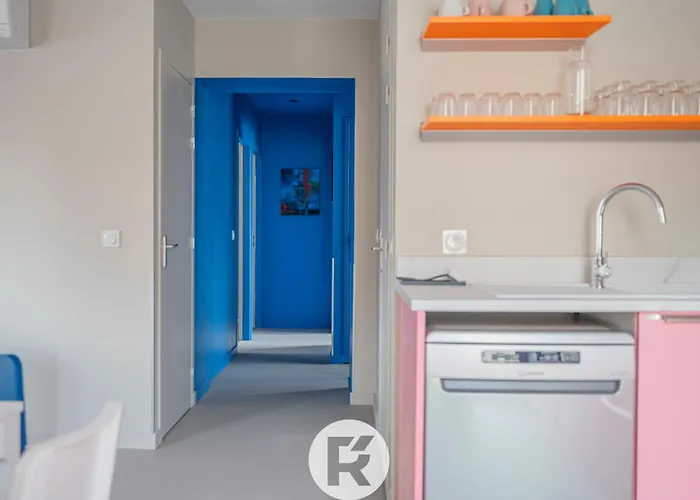 4 Apartment *