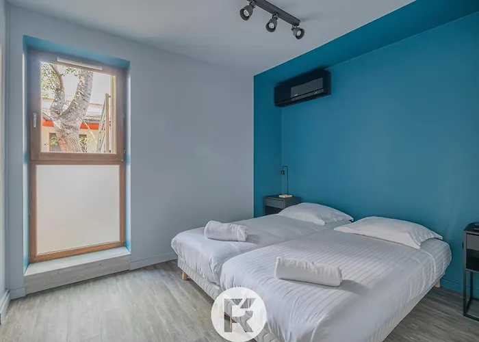 4 * Grenoble