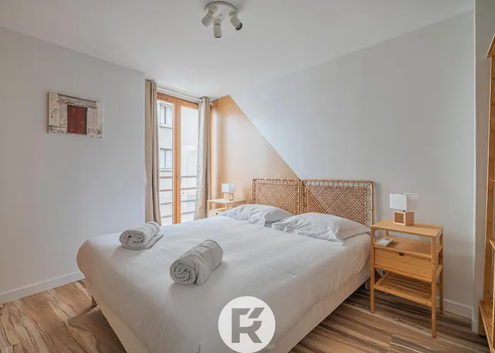 Apartment 4 *