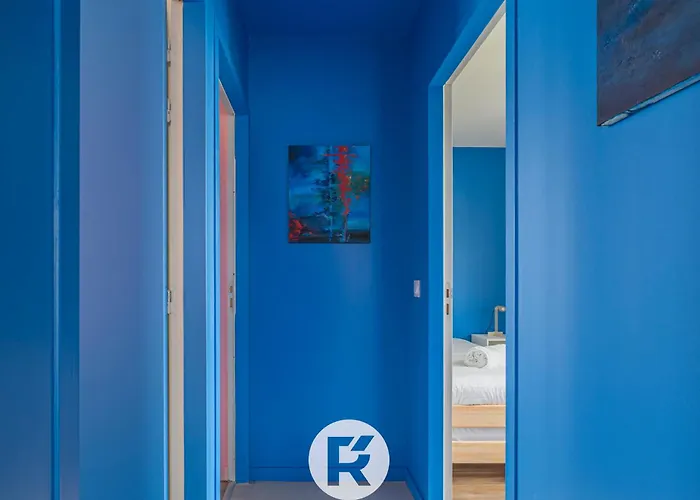 Apartment 4 *