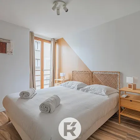 Apartment 4 *