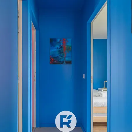 Apartment 4 *