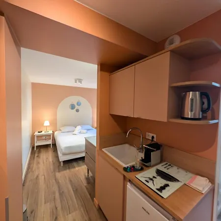 Apartment 4 *